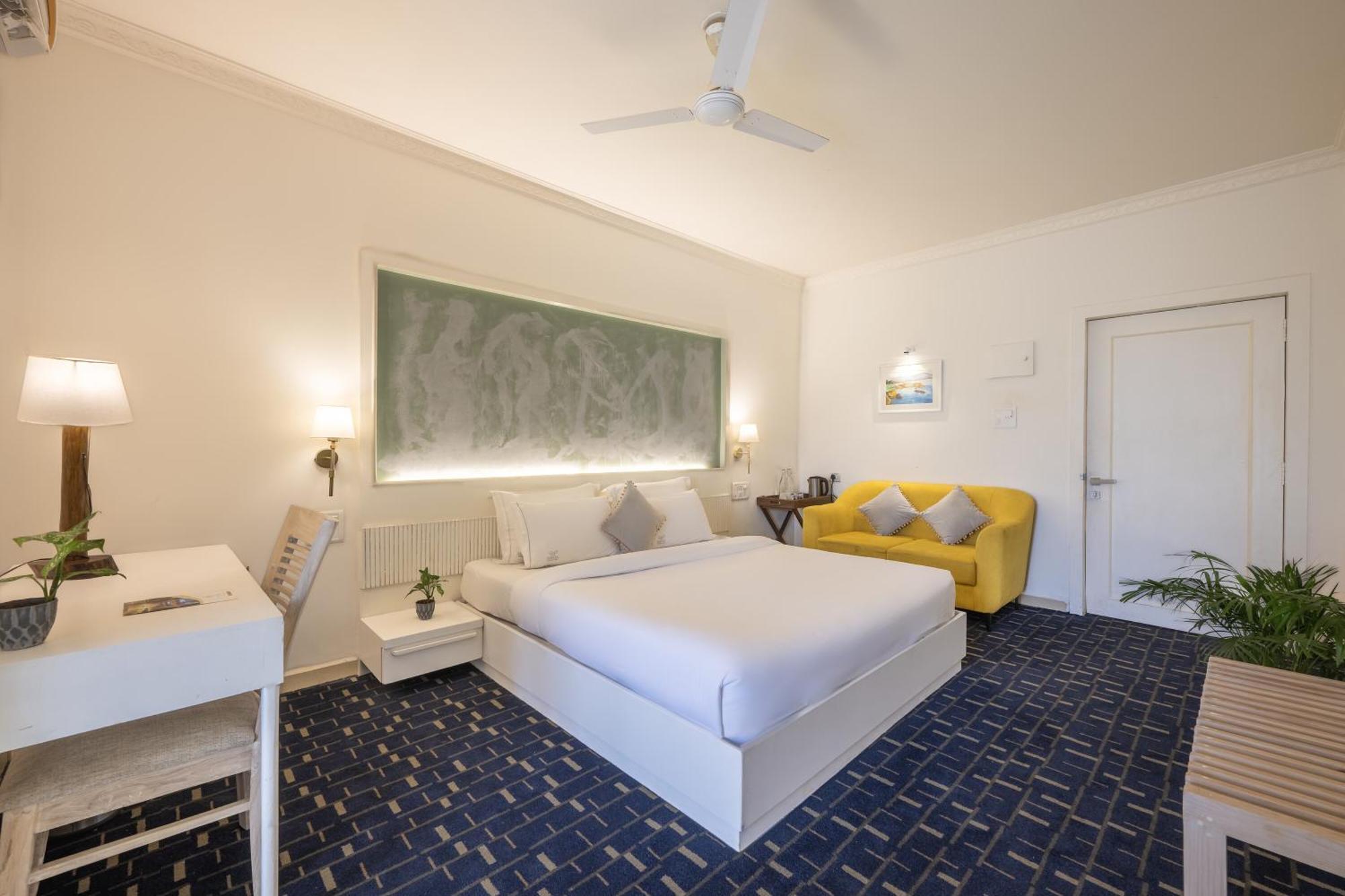 Echor Samara Morjim Goa Sea View Restro Hotell Exteriör bild