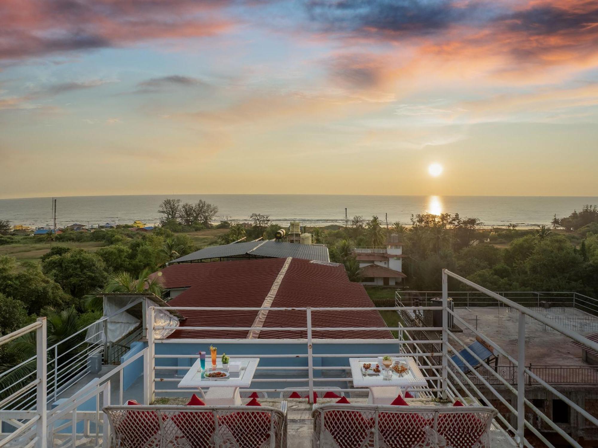 Echor Samara Morjim Goa Sea View Restro Hotell Exteriör bild